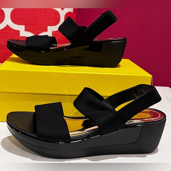 Kenneth Cole Black Platform Sandals - Picture 3 of 8